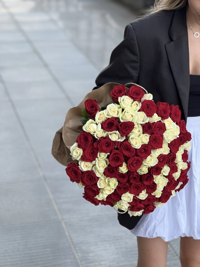 Картинка Букет из 75 роз "Монро" 40 см