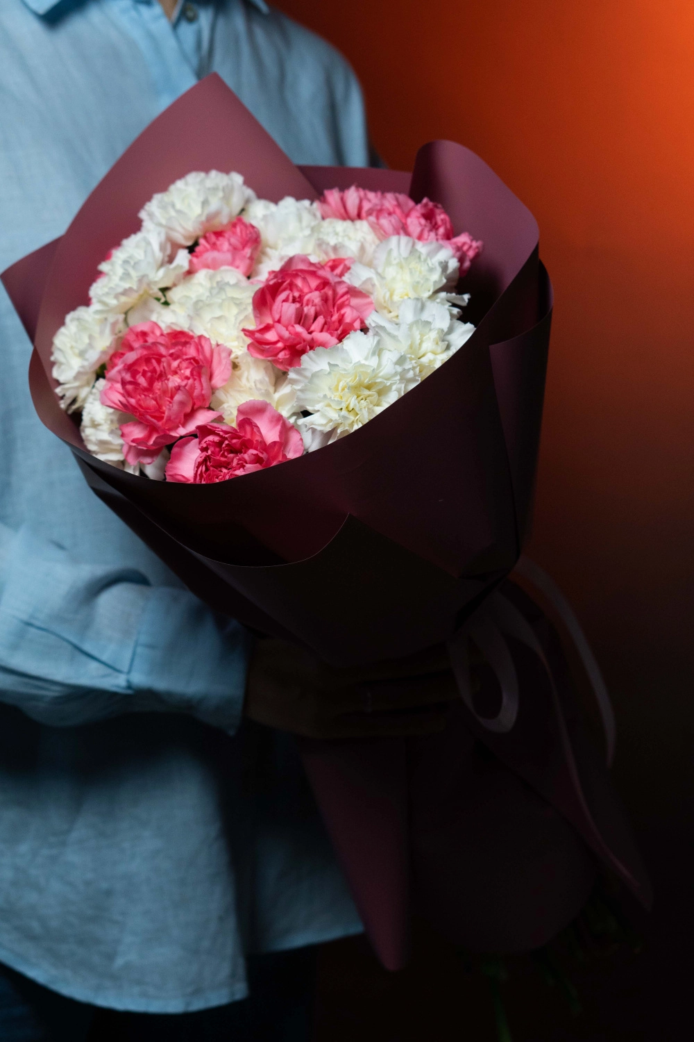 Букет из 25 гвоздик "Венера"