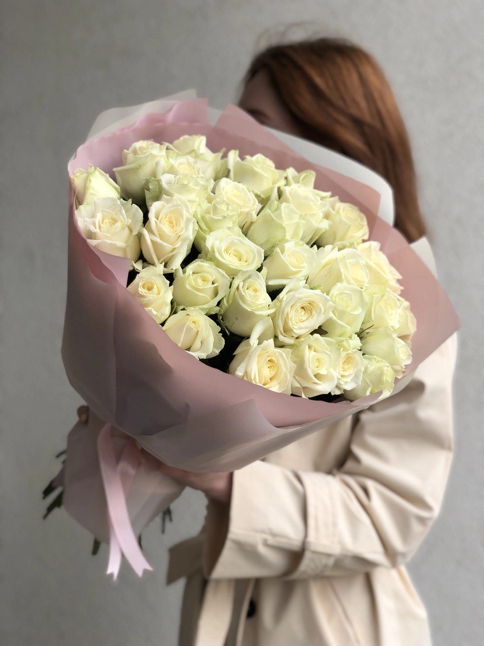 Картинка Букет из 31 белой розы "Льдинка" 50 см