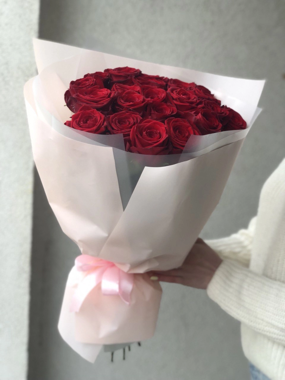 Картинка Букет из 25 красных роз "Мисс" 40 см