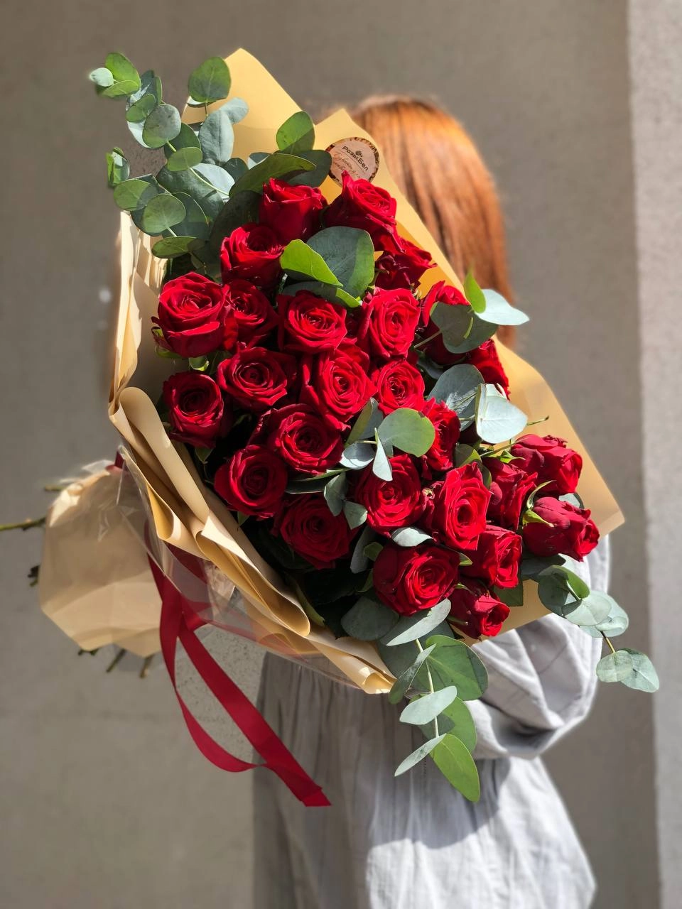 Картинка Букет  из 25 красных роз "Лондон" 40  см
