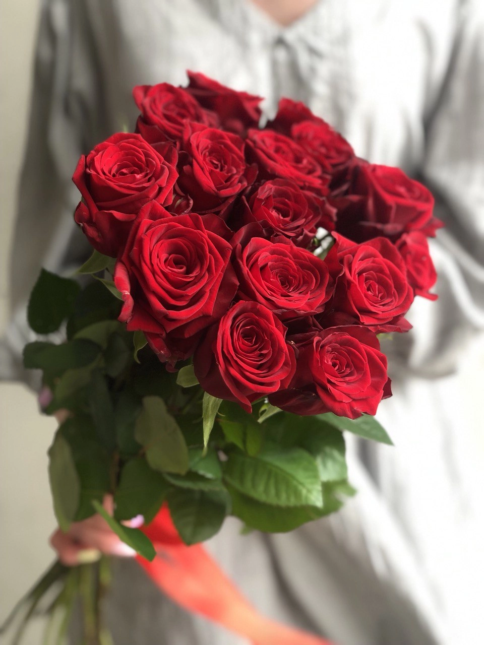 Картинка Букет из 15 роз "Обжигающий" 40 см