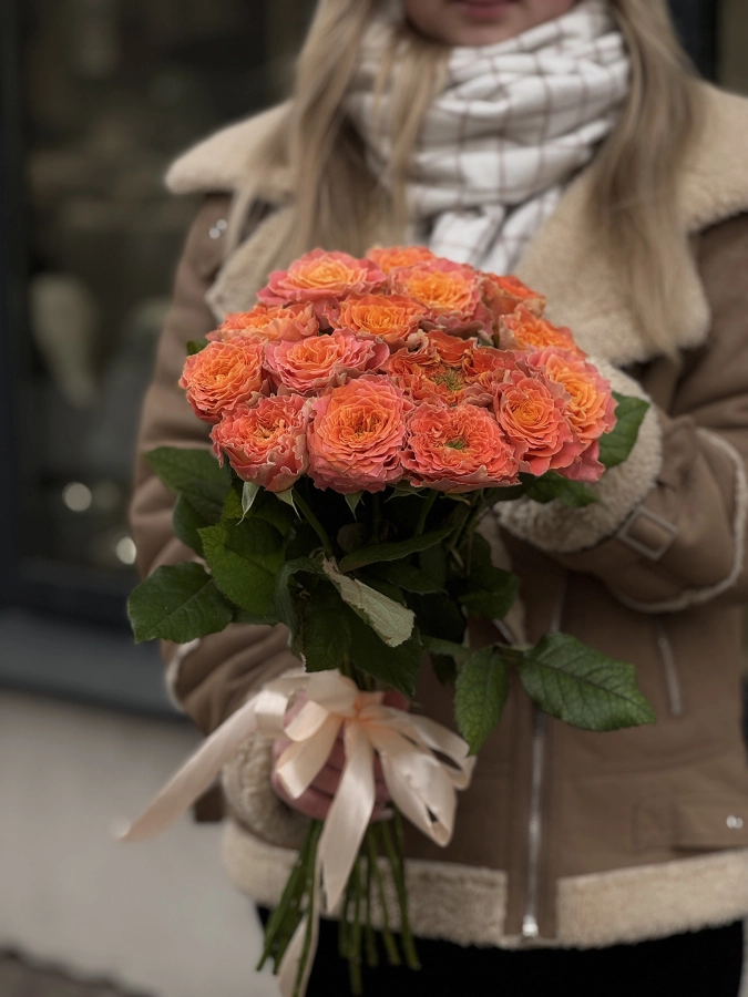 Картинка Букет из 17 роз "Сверток счастья" 50 см