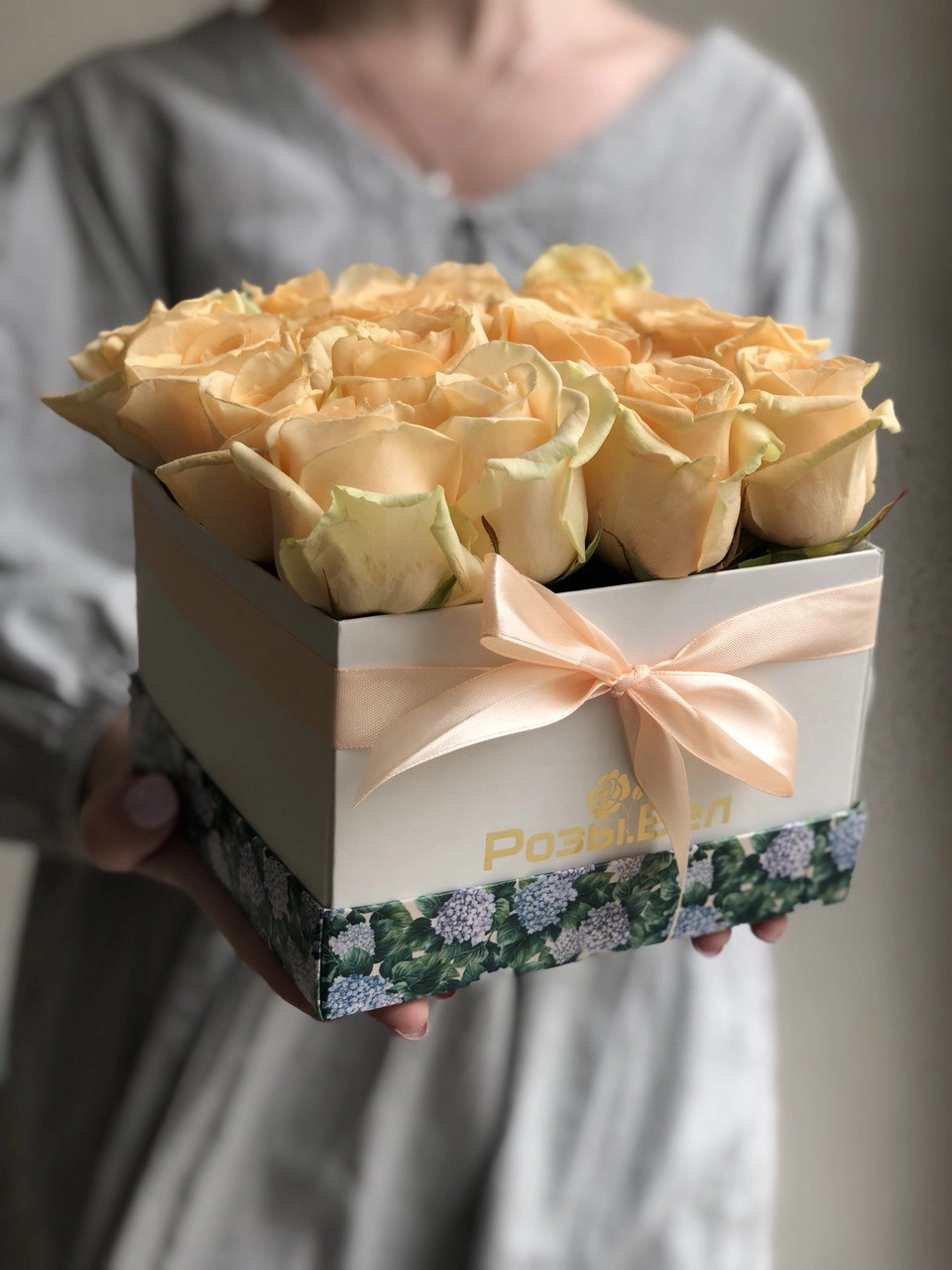 Коробка "Ваниль" из 17 роз