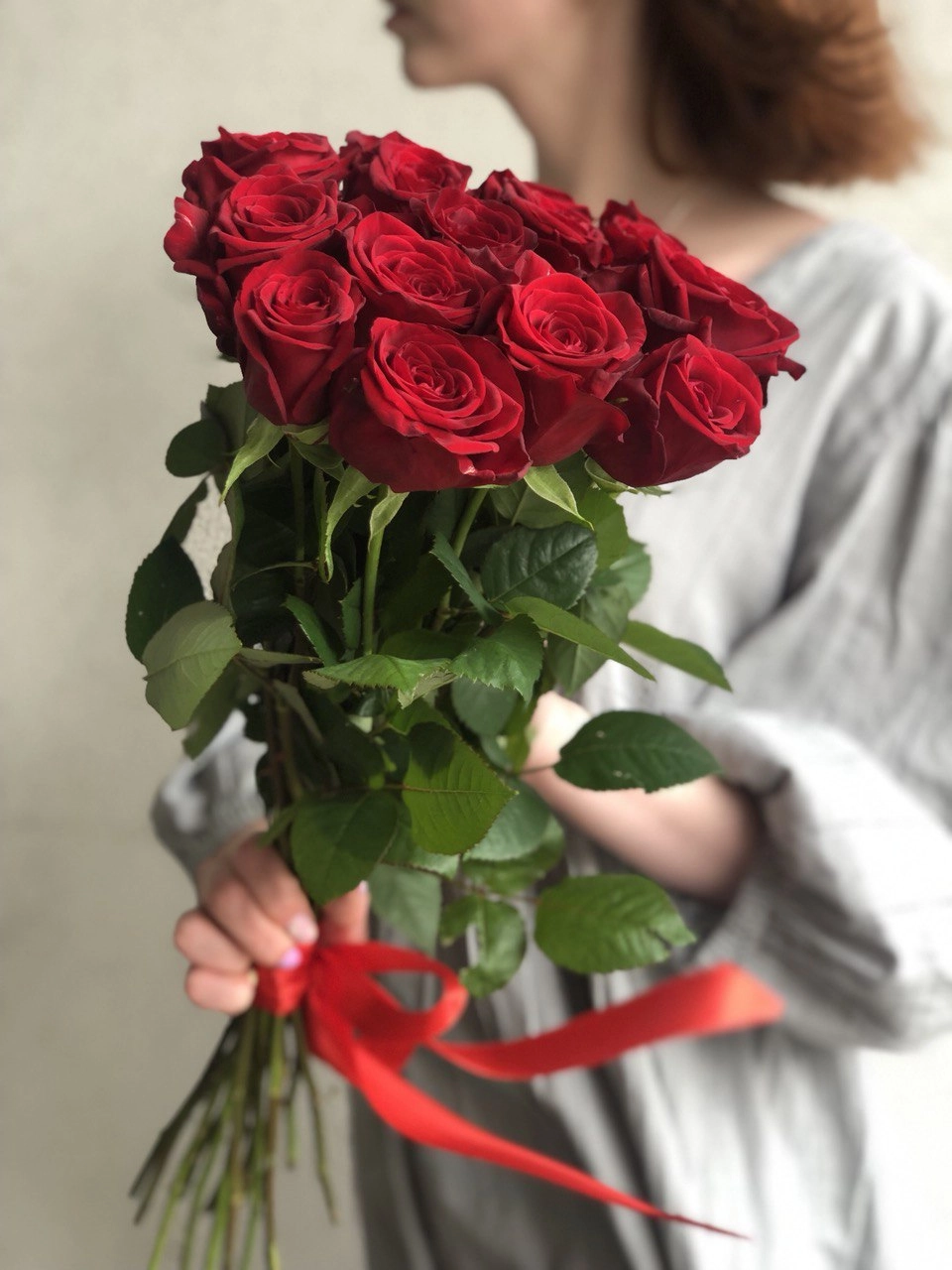 Картинка Букет из 15 роз "Обжигающий" 40 см