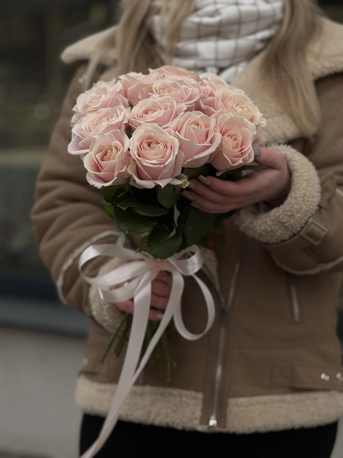 Картинка Букет  из 15 роз "Ванильный вечер" 40 см