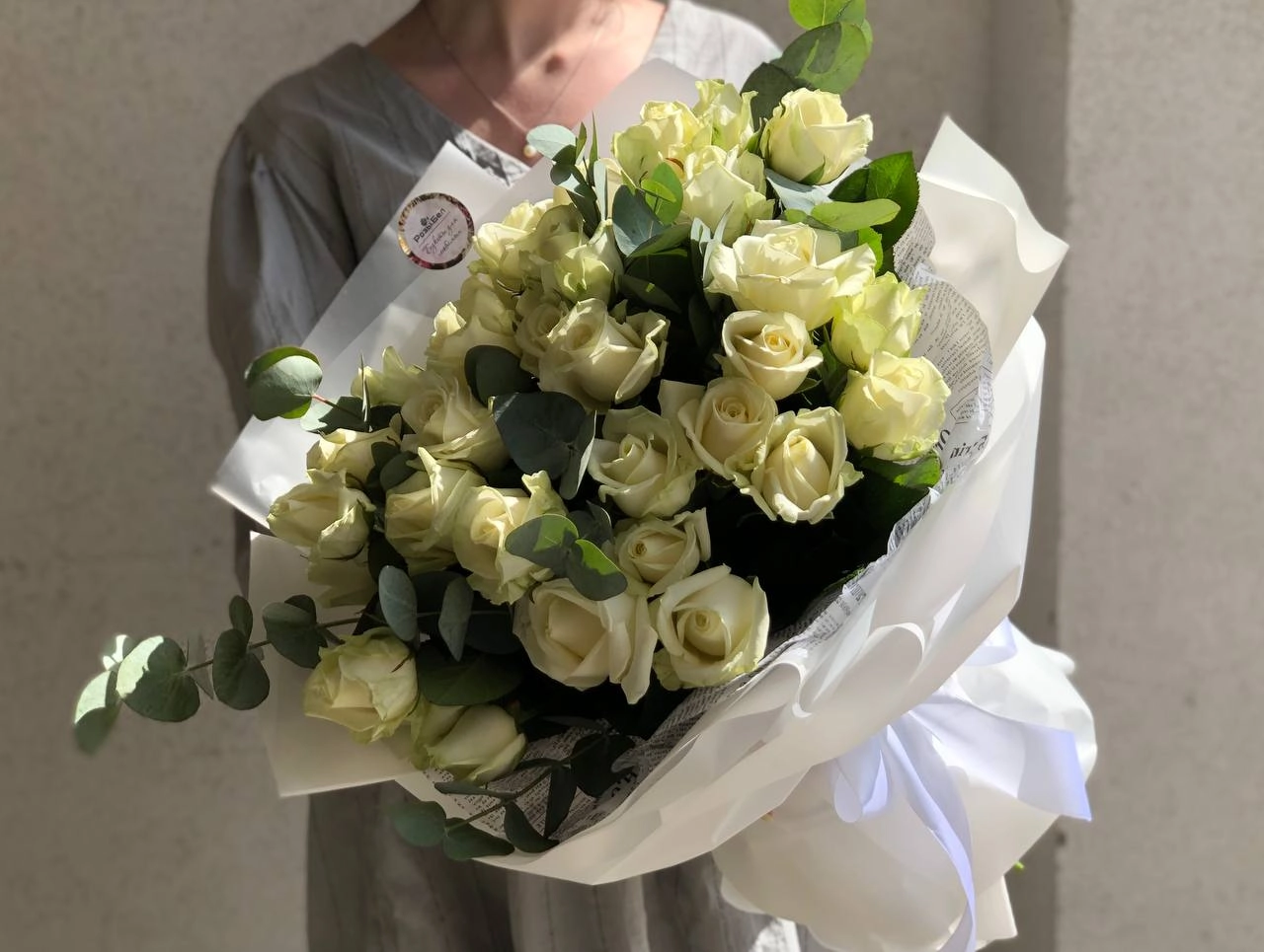 Картинка Букет из 31 роз "Айсберг " 50 см