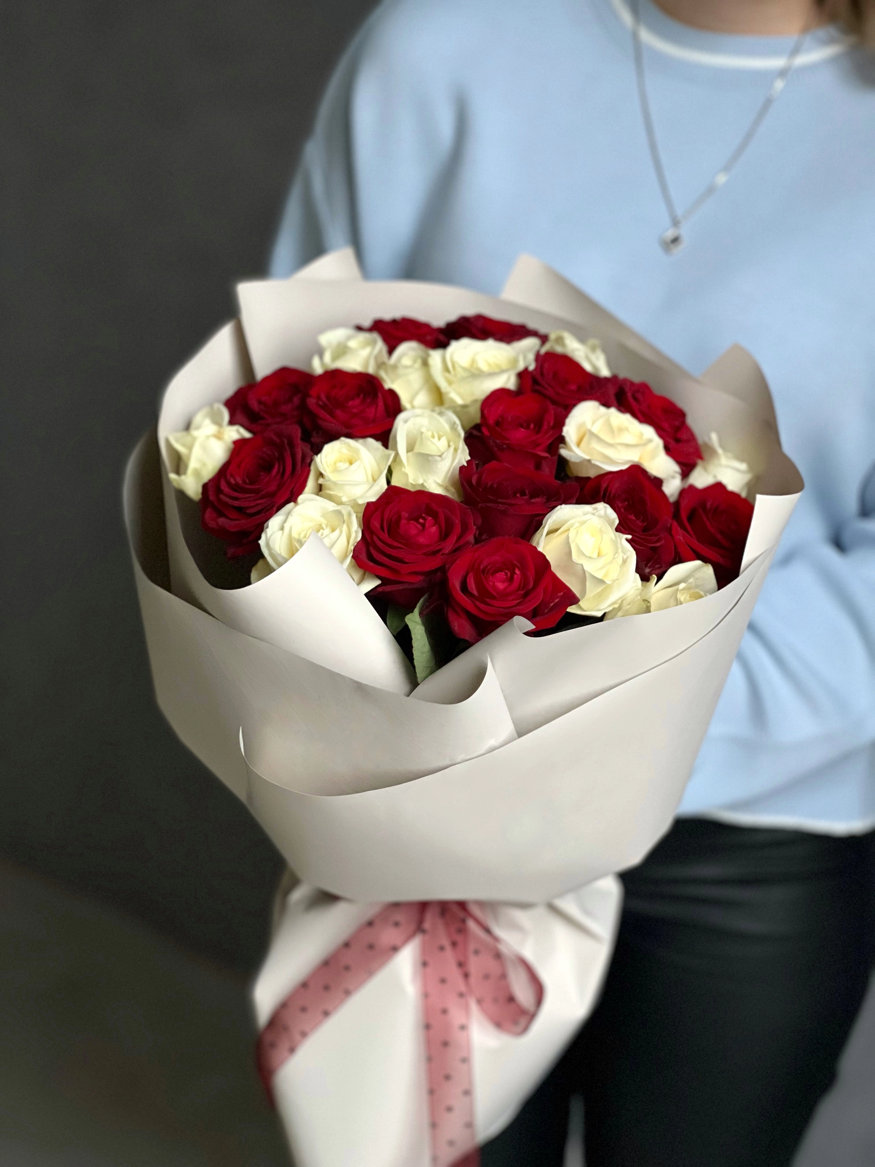 Картинка Букет из 25 роз "Гранд" 40 см