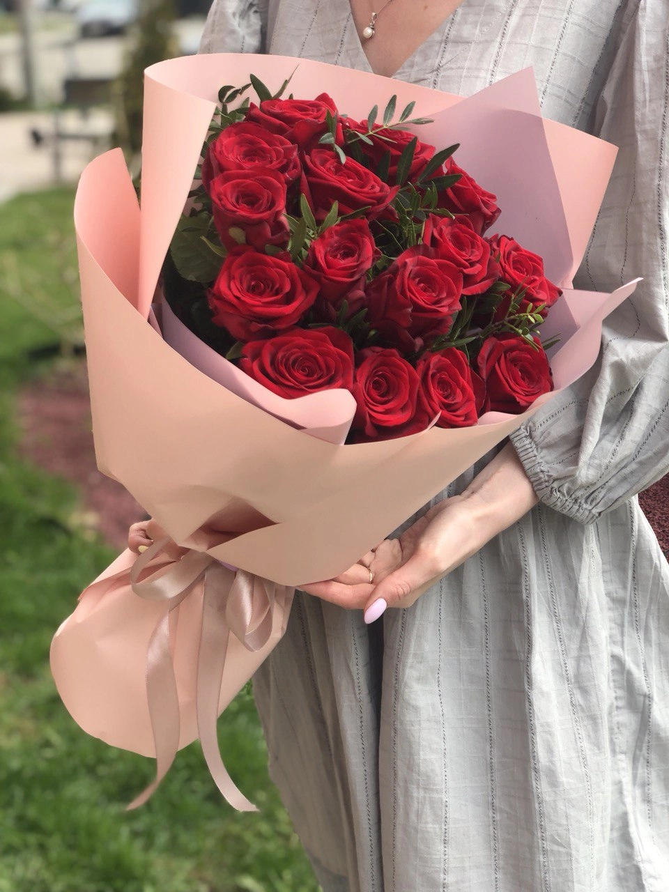 Картинка Букет из 15 роз "Бордо" 60 см