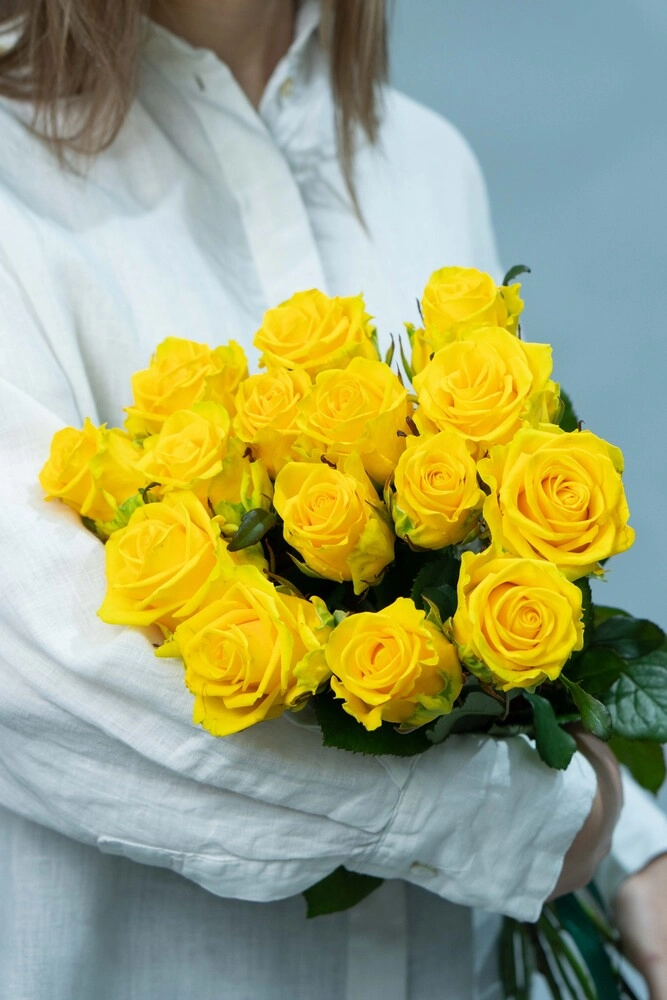 Картинка Букет из 15 роз "Роял" 40 см